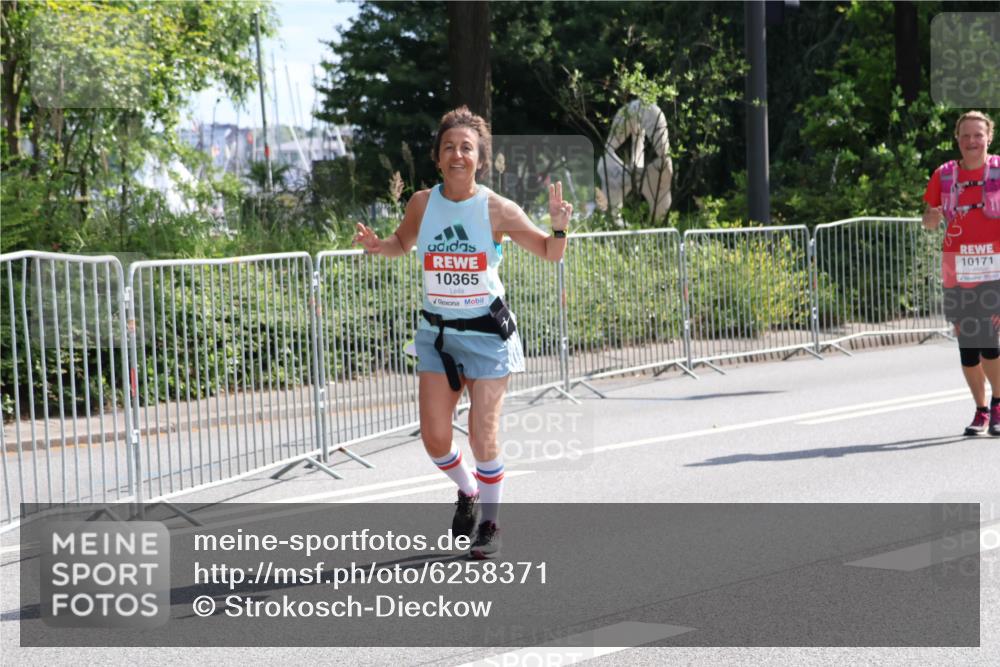 08.06.2024 - REWE Women's Run Strokosch-Dieckow http://msf.ph/oto/6258371 09.06.2024 09:55:10 Laufen 10365, 10171 meine-sportfotos.de