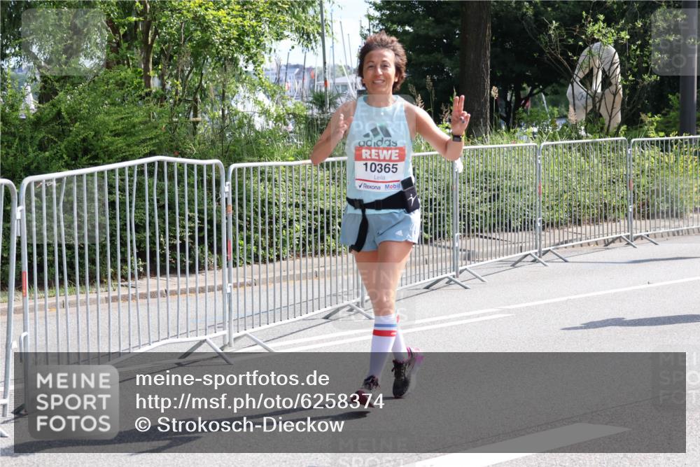 08.06.2024 - REWE Women's Run Strokosch-Dieckow http://msf.ph/oto/6258374 09.06.2024 09:55:11 Laufen 10365 meine-sportfotos.de