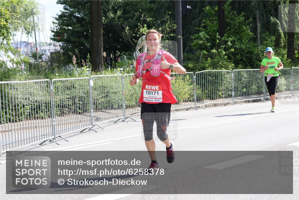 08.06.2024 - REWE Women's Run Strokosch-Dieckow http://msf.ph/oto/6258378 09.06.2024 09:55:12 Laufen 10171, 102 meine-sportfotos.de