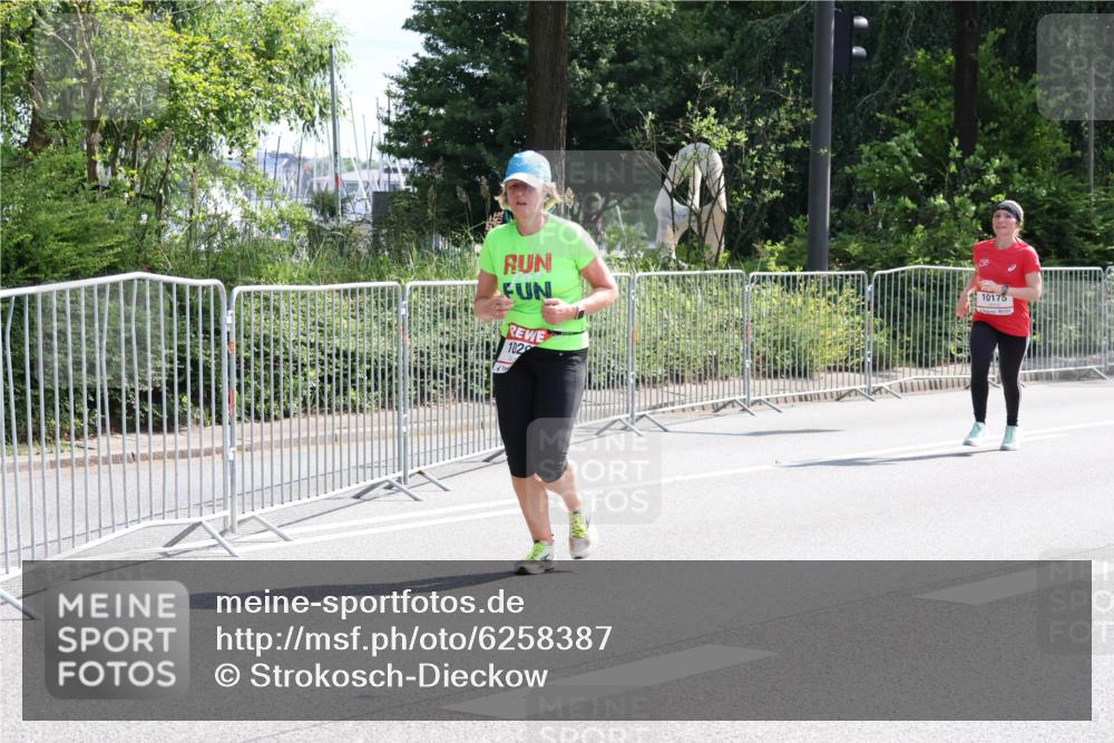 08.06.2024 - REWE Women's Run Strokosch-Dieckow http://msf.ph/oto/6258387 09.06.2024 09:55:16 Laufen 102, 10175 meine-sportfotos.de