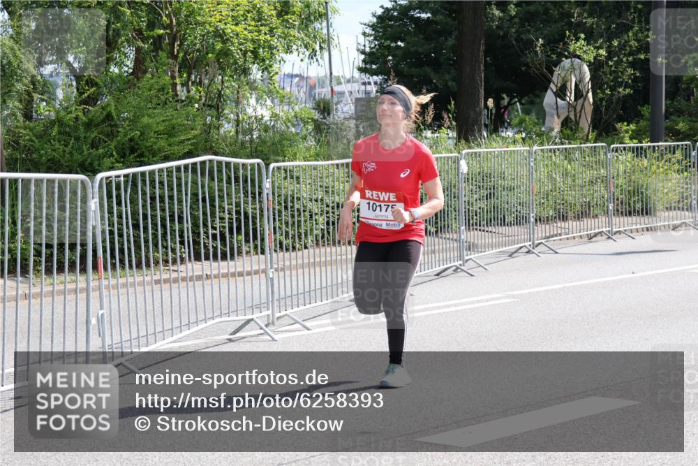 08.06.2024 - REWE Women's Run Strokosch-Dieckow http://msf.ph/oto/6258393 09.06.2024 09:55:19 Laufen 10175 meine-sportfotos.de
