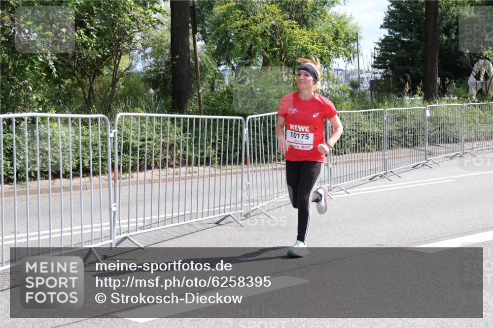 08.06.2024 - REWE Women's Run Strokosch-Dieckow http://msf.ph/oto/6258395 09.06.2024 09:55:20 Laufen 10175 meine-sportfotos.de