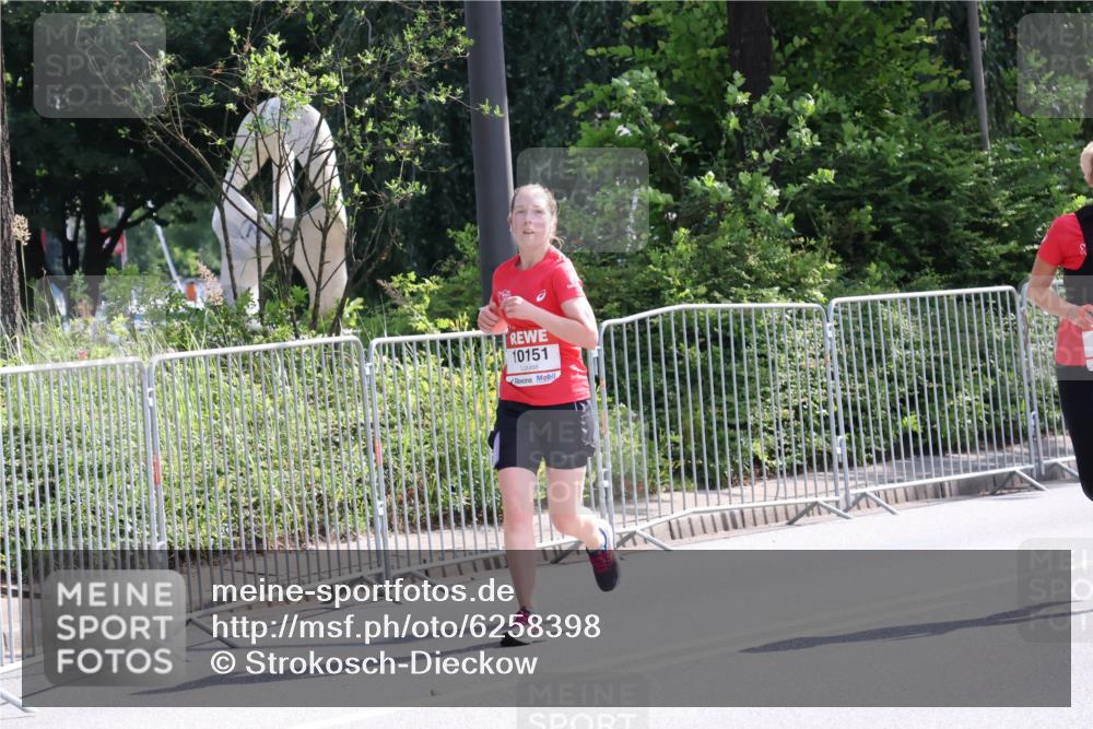 08.06.2024 - REWE Women's Run Strokosch-Dieckow http://msf.ph/oto/6258398 09.06.2024 09:55:22 Laufen 10151 meine-sportfotos.de
