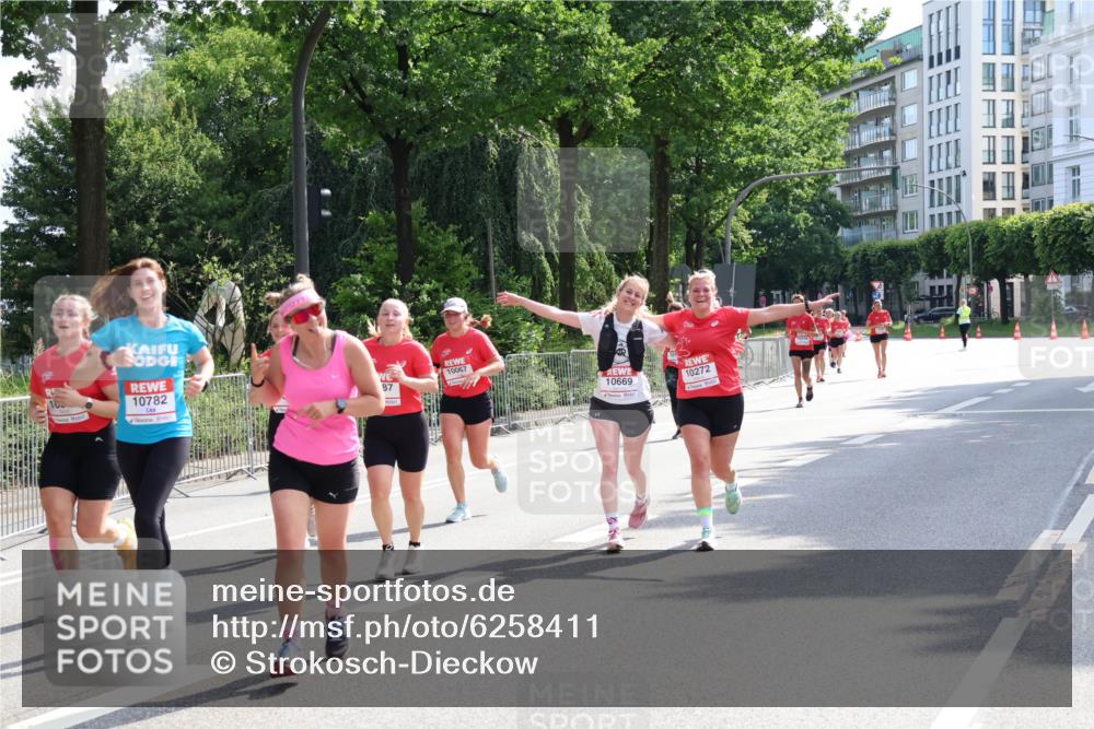 08.06.2024 - REWE Women's Run Strokosch-Dieckow http://msf.ph/oto/6258411 09.06.2024 09:55:28 Laufen 10782, 87, 10067, 10669, 10272 meine-sportfotos.de