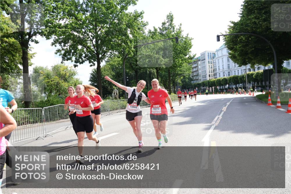 08.06.2024 - REWE Women's Run Strokosch-Dieckow http://msf.ph/oto/6258421 09.06.2024 09:55:31 Laufen 1059, 1062, 10669, 10272 meine-sportfotos.de