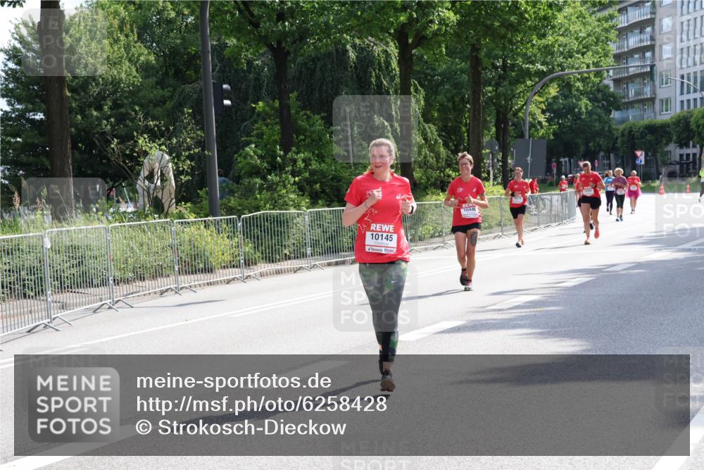 08.06.2024 - REWE Women's Run Strokosch-Dieckow http://msf.ph/oto/6258428 09.06.2024 09:55:33 Laufen 10145, 10446 meine-sportfotos.de