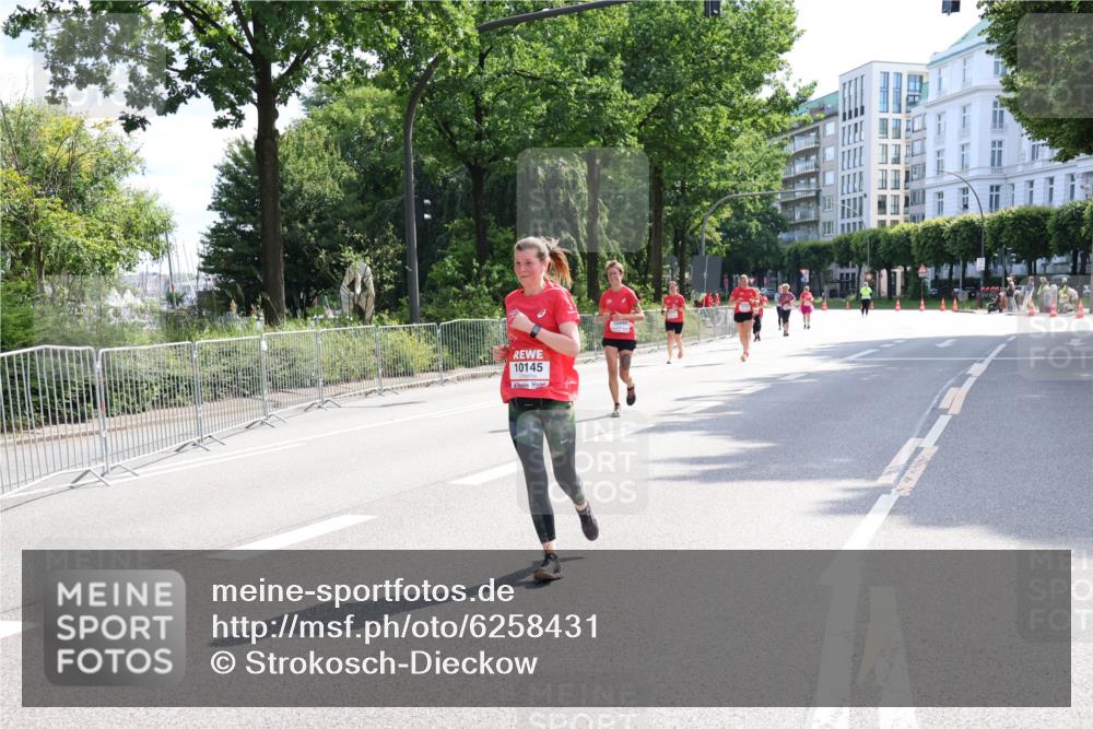 08.06.2024 - REWE Women's Run Strokosch-Dieckow http://msf.ph/oto/6258431 09.06.2024 09:55:34 Laufen 10145 meine-sportfotos.de