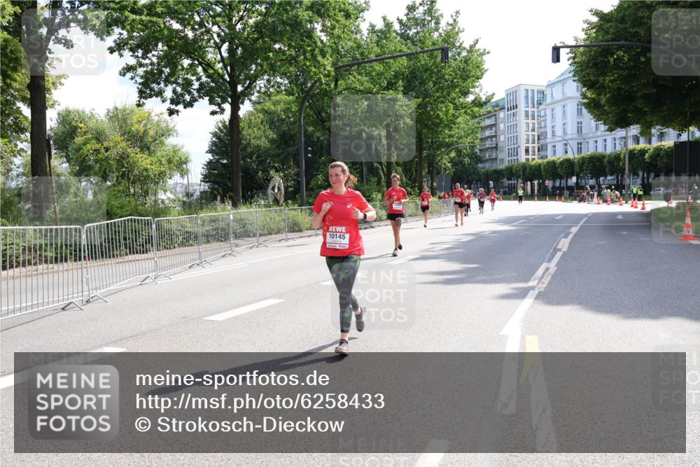 08.06.2024 - REWE Women's Run Strokosch-Dieckow http://msf.ph/oto/6258433 09.06.2024 09:55:35 Laufen 10145 meine-sportfotos.de