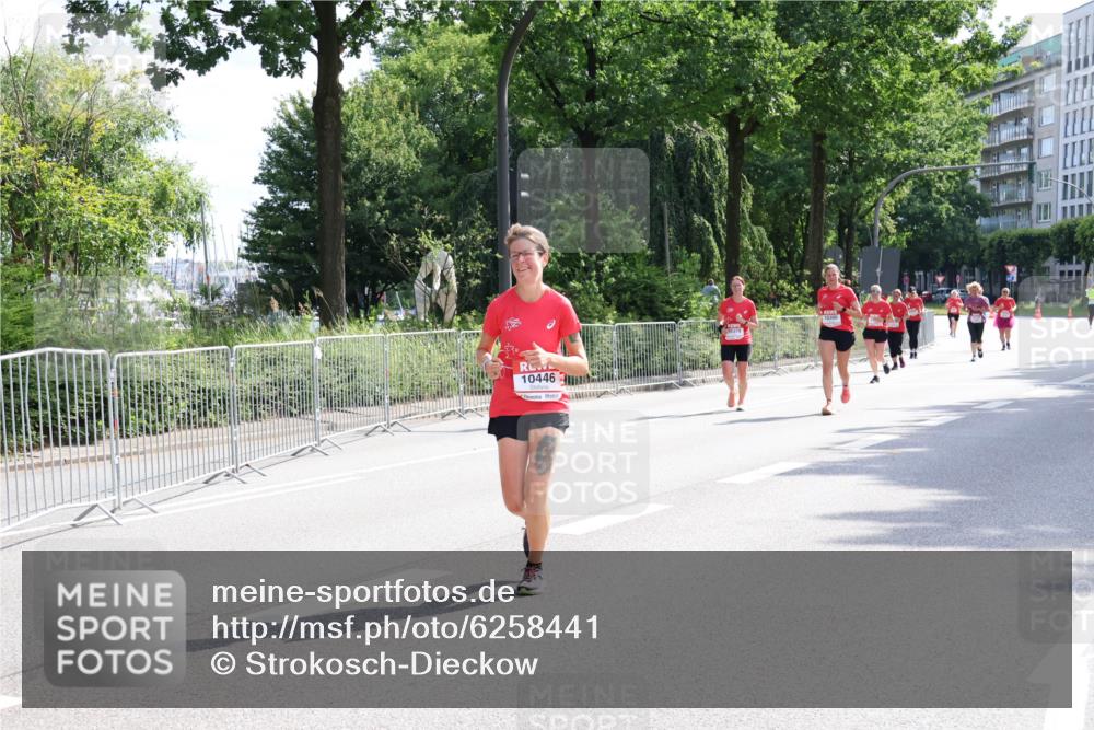 08.06.2024 - REWE Women's Run Strokosch-Dieckow http://msf.ph/oto/6258441 09.06.2024 09:55:37 Laufen 10446 meine-sportfotos.de