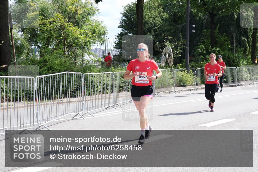 08.06.2024 - REWE Women's Run Strokosch-Dieckow http://msf.ph/oto/6258458 09.06.2024 09:55:44 Laufen 0457, 0211 meine-sportfotos.de