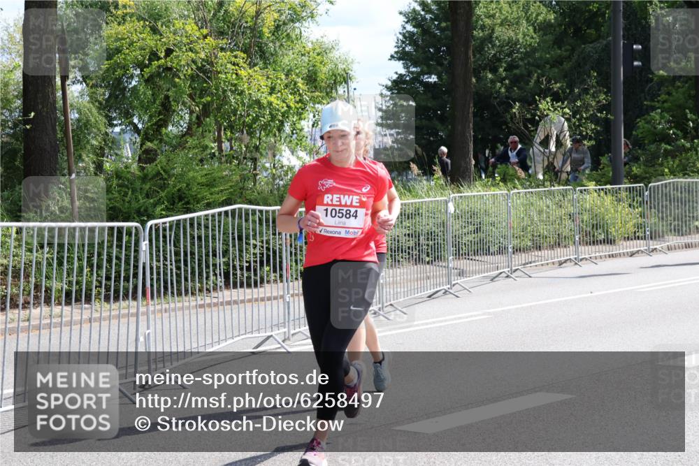 08.06.2024 - REWE Women's Run Strokosch-Dieckow http://msf.ph/oto/6258497 09.06.2024 09:55:58 Laufen 10584 meine-sportfotos.de