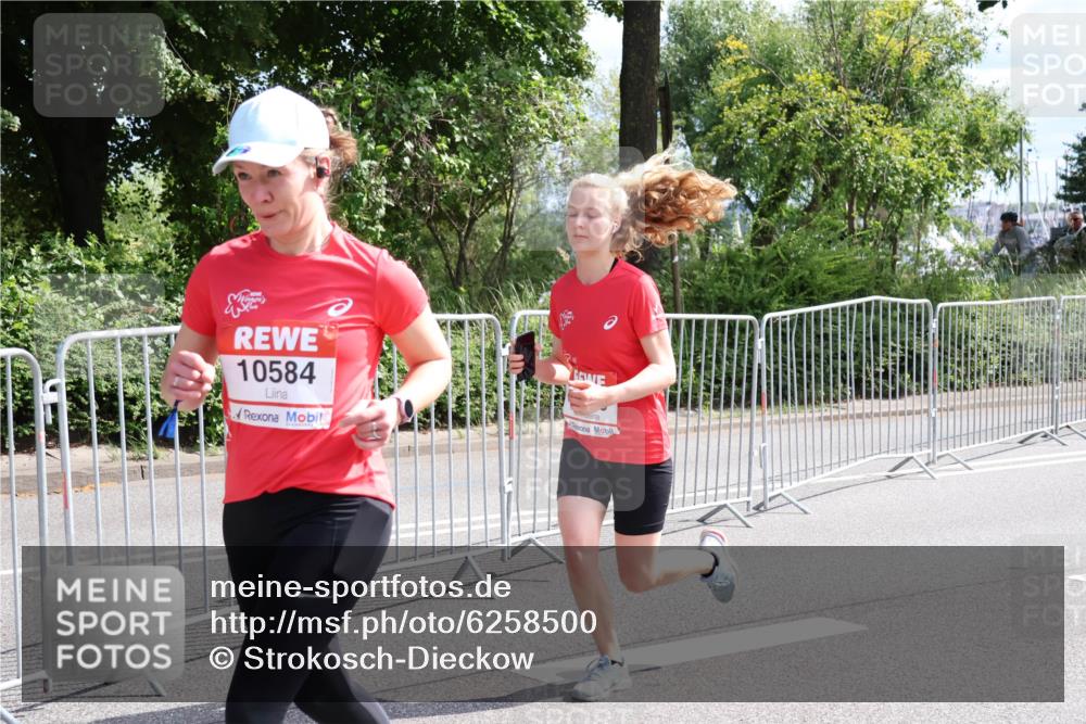 08.06.2024 - REWE Women's Run Strokosch-Dieckow http://msf.ph/oto/6258500 09.06.2024 09:55:59 Laufen 10584 meine-sportfotos.de