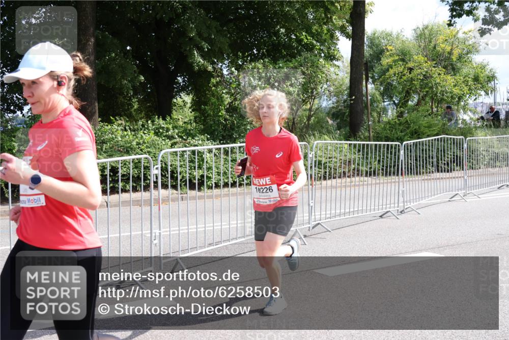 08.06.2024 - REWE Women's Run Strokosch-Dieckow http://msf.ph/oto/6258503 09.06.2024 09:56:00 Laufen 10226 meine-sportfotos.de