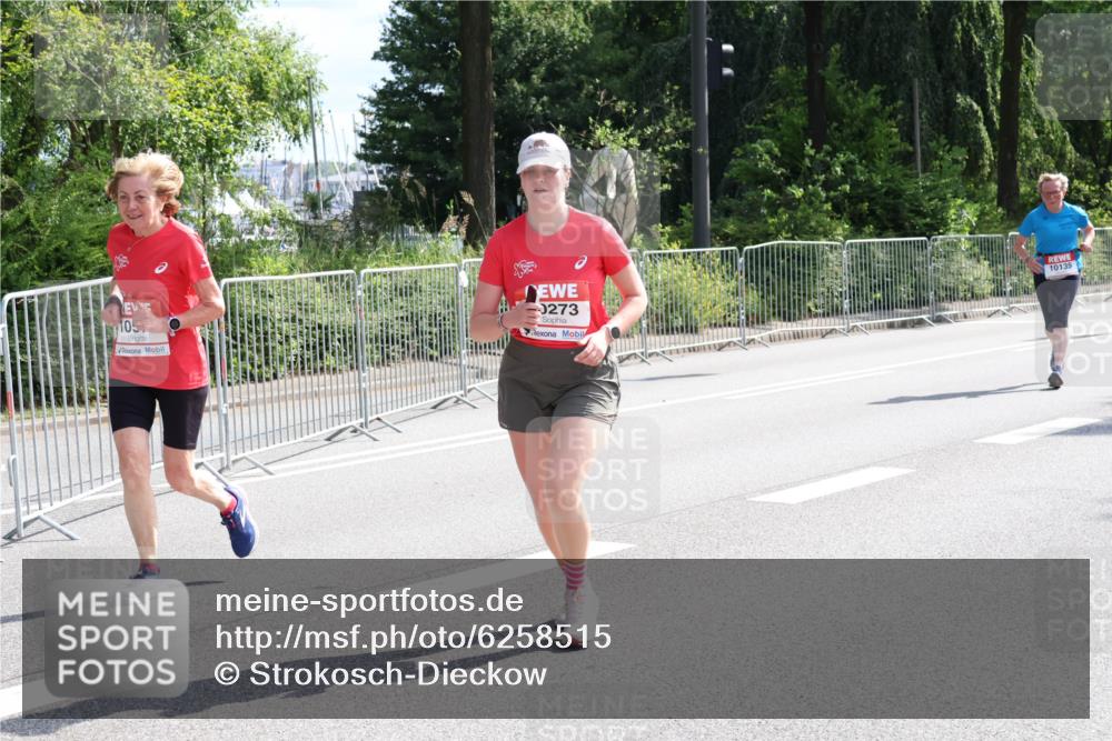 08.06.2024 - REWE Women's Run Strokosch-Dieckow http://msf.ph/oto/6258515 09.06.2024 09:56:04 Laufen 105, 273, 10135 meine-sportfotos.de