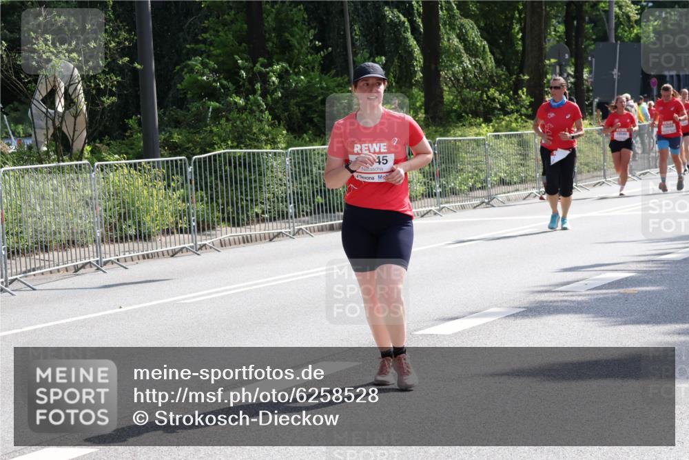08.06.2024 - REWE Women's Run Strokosch-Dieckow http://msf.ph/oto/6258528 09.06.2024 09:56:10 Laufen 45, 10686 meine-sportfotos.de