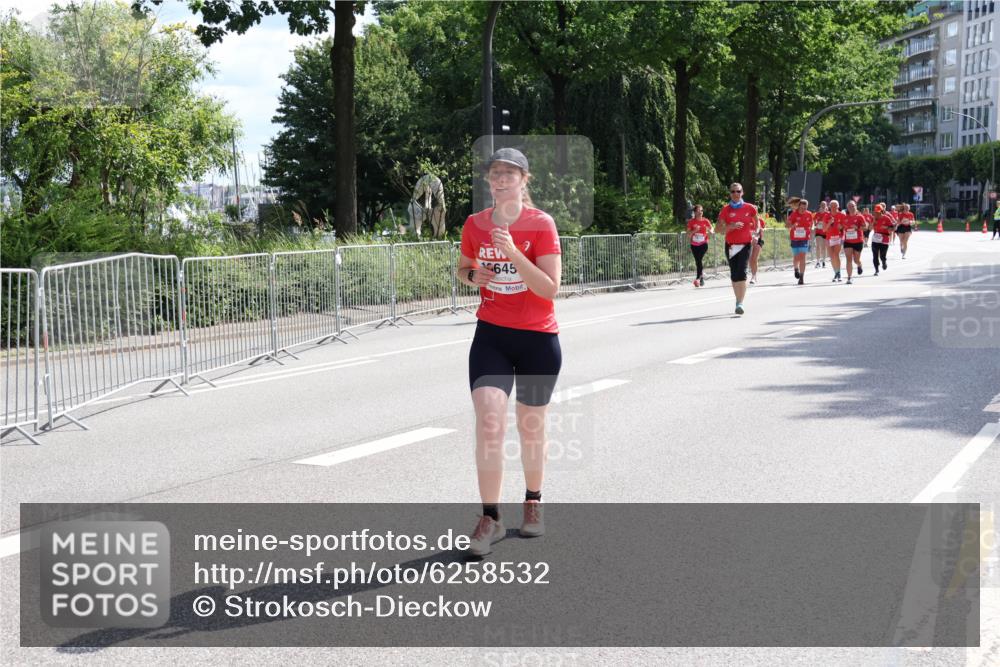 08.06.2024 - REWE Women's Run Strokosch-Dieckow http://msf.ph/oto/6258532 09.06.2024 09:56:12 Laufen 645 meine-sportfotos.de