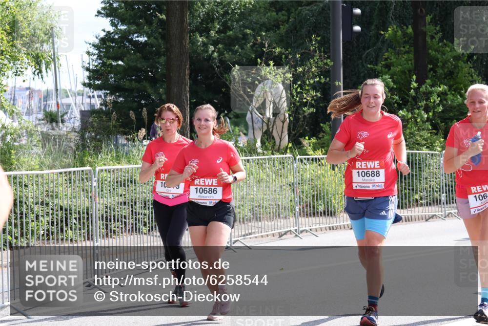 08.06.2024 - REWE Women's Run Strokosch-Dieckow http://msf.ph/oto/6258544 09.06.2024 09:56:18 Laufen 10, 10686, 10688, 106 meine-sportfotos.de