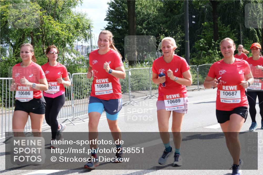 08.06.2024 - REWE Women's Run Strokosch-Dieckow http://msf.ph/oto/6258551 09.06.2024 09:56:20 Laufen 10686, 0213, 10688, 10689, 10687, 0346 meine-sportfotos.de