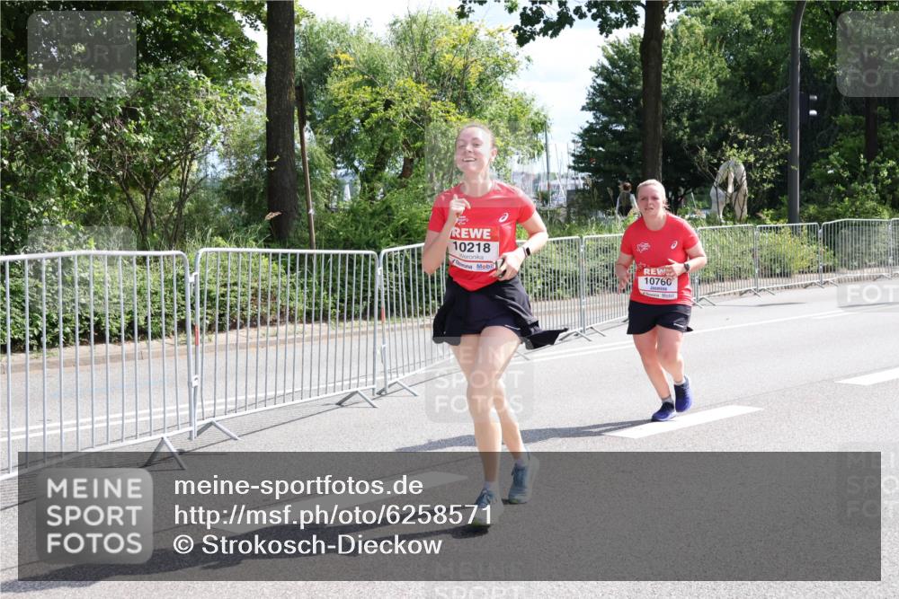 08.06.2024 - REWE Women's Run Strokosch-Dieckow http://msf.ph/oto/6258571 09.06.2024 09:56:26 Laufen 10218, 10760 meine-sportfotos.de