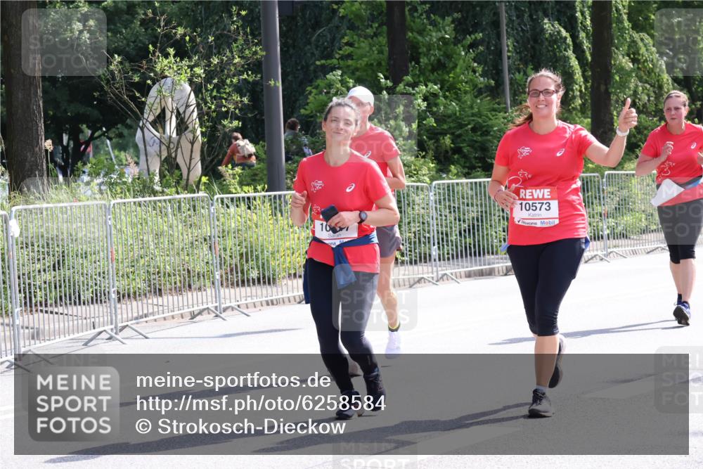 08.06.2024 - REWE Women's Run Strokosch-Dieckow http://msf.ph/oto/6258584 09.06.2024 09:56:31 Laufen 107, 10573 meine-sportfotos.de