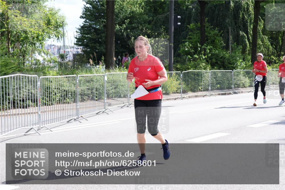 08.06.2024 - REWE Women's Run Strokosch-Dieckow http://msf.ph/oto/6258601 09.06.2024 09:56:35 Laufen 10162 meine-sportfotos.de