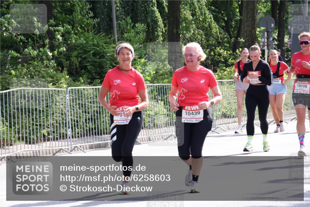 08.06.2024 - REWE Women's Run Strokosch-Dieckow http://msf.ph/oto/6258603 09.06.2024 09:56:37 Laufen 10439, 0542, 10698 meine-sportfotos.de