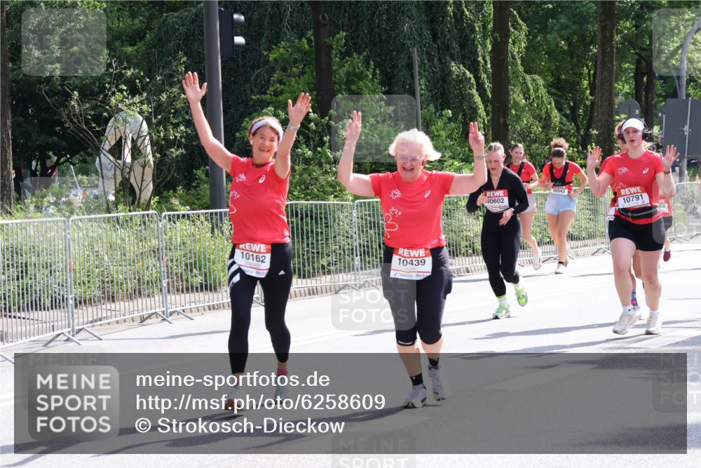08.06.2024 - REWE Women's Run Strokosch-Dieckow http://msf.ph/oto/6258609 09.06.2024 09:56:38 Laufen 10162, 10439, 10542, 0602, 10791, 269 meine-sportfotos.de