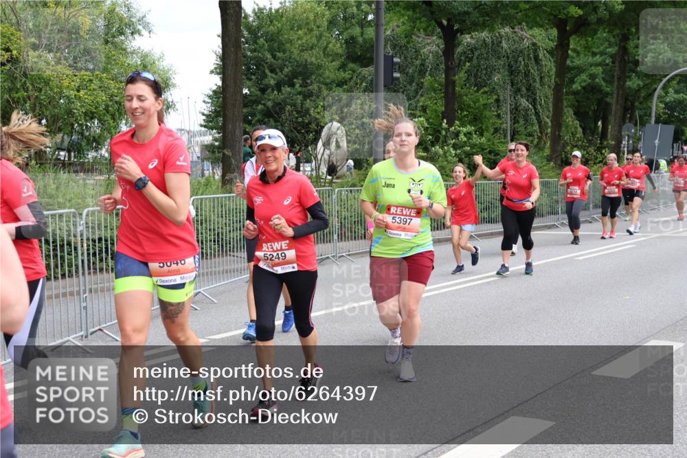 08.06.2024 - REWE Women's Run Strokosch-Dieckow http://msf.ph/oto/6264397 09.06.2024 11:01:32 Laufen 5040, 5249, 5397 meine-sportfotos.de