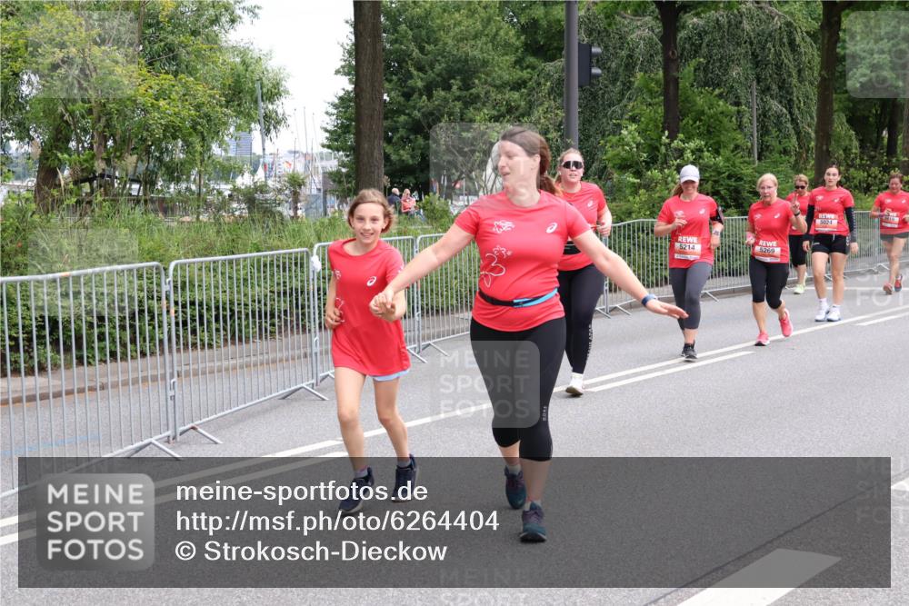 08.06.2024 - REWE Women's Run Strokosch-Dieckow http://msf.ph/oto/6264404 09.06.2024 11:01:35 Laufen 5214, 5269, 5024 meine-sportfotos.de