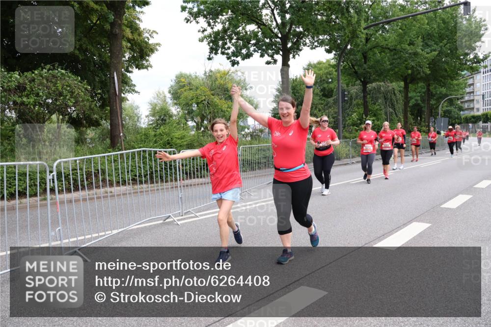 08.06.2024 - REWE Women's Run Strokosch-Dieckow http://msf.ph/oto/6264408 09.06.2024 11:01:36 Laufen 5214 meine-sportfotos.de