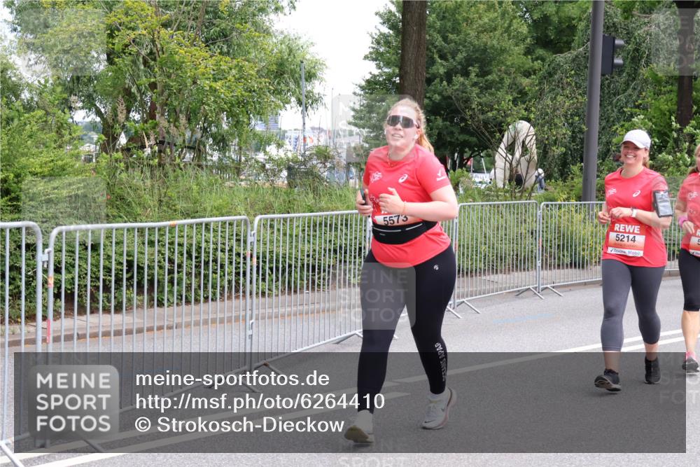 08.06.2024 - REWE Women's Run Strokosch-Dieckow http://msf.ph/oto/6264410 09.06.2024 11:01:37 Laufen 5573, 5214 meine-sportfotos.de