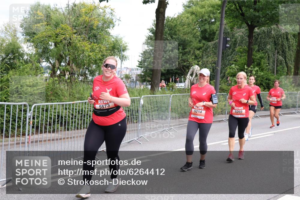 08.06.2024 - REWE Women's Run Strokosch-Dieckow http://msf.ph/oto/6264412 09.06.2024 11:01:38 Laufen 5573, 5214, 5269, 5619 meine-sportfotos.de