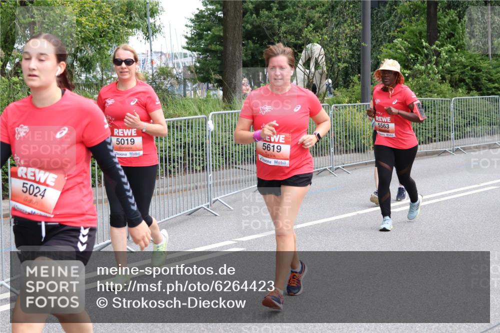 08.06.2024 - REWE Women's Run Strokosch-Dieckow http://msf.ph/oto/6264423 09.06.2024 11:01:43 Laufen 5024, 5019, 5619, 5563 meine-sportfotos.de