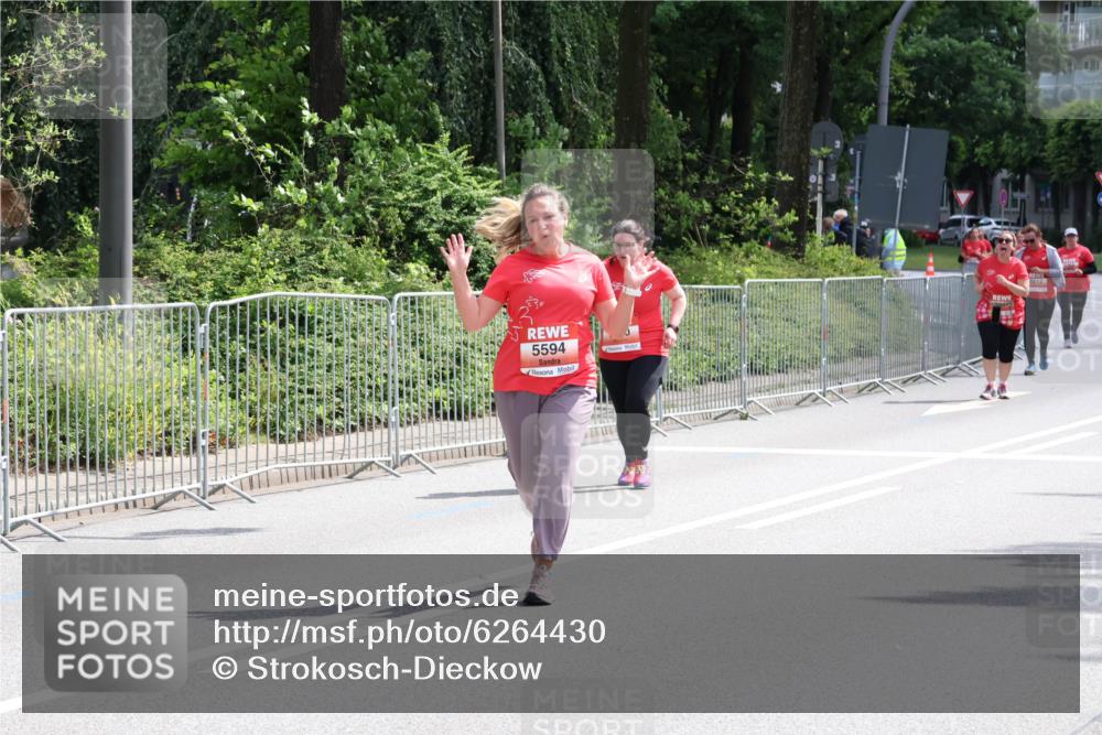 08.06.2024 - REWE Women's Run Strokosch-Dieckow http://msf.ph/oto/6264430 09.06.2024 11:01:49 Laufen 5594, 5612 meine-sportfotos.de