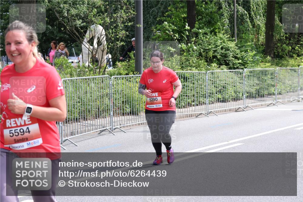 08.06.2024 - REWE Women's Run Strokosch-Dieckow http://msf.ph/oto/6264439 09.06.2024 11:01:53 Laufen 3, 5594, 5290 meine-sportfotos.de