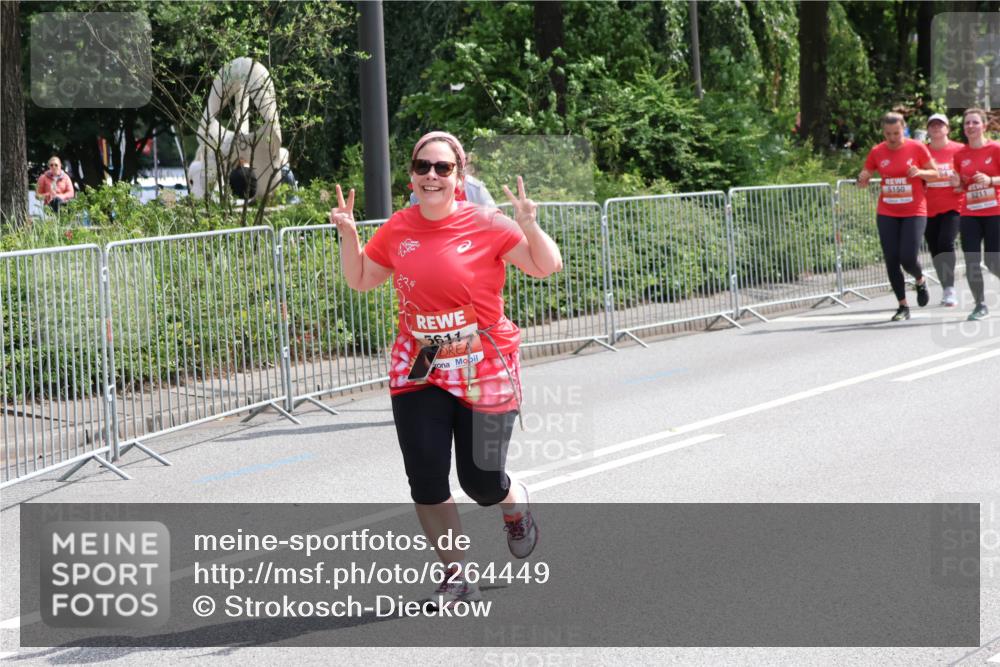08.06.2024 - REWE Women's Run Strokosch-Dieckow http://msf.ph/oto/6264449 09.06.2024 11:01:59 Laufen 5611, 5150, 5211 meine-sportfotos.de