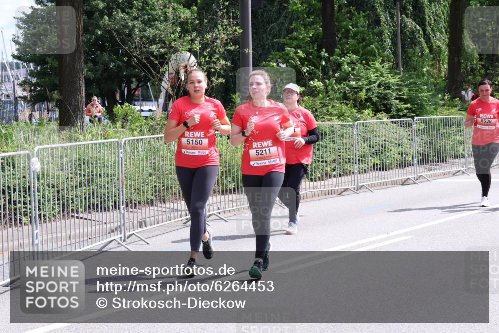 08.06.2024 - REWE Women's Run Strokosch-Dieckow http://msf.ph/oto/6264453 09.06.2024 11:02:04 Laufen 5150, 5211, 5539 meine-sportfotos.de