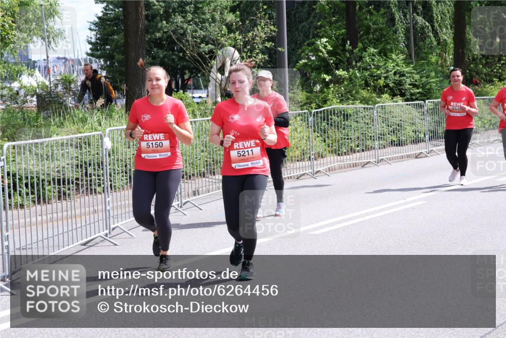 08.06.2024 - REWE Women's Run Strokosch-Dieckow http://msf.ph/oto/6264456 09.06.2024 11:02:05 Laufen 5150, 5211, 5539 meine-sportfotos.de