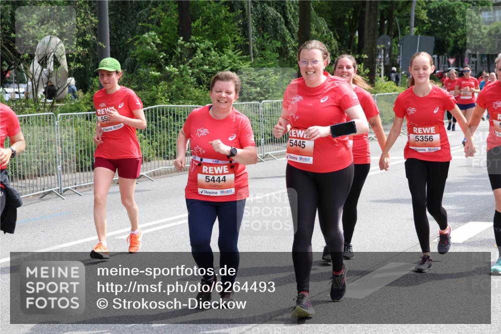 08.06.2024 - REWE Women's Run Strokosch-Dieckow http://msf.ph/oto/6264493 09.06.2024 11:02:35 Laufen 55, 5444, 5445, 5356, 5487, 5 meine-sportfotos.de