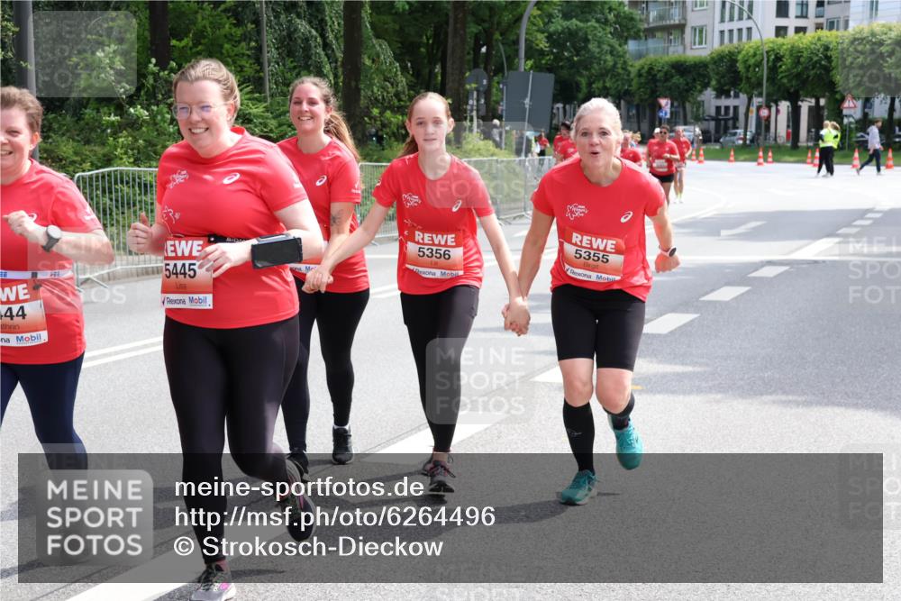 08.06.2024 - REWE Women's Run Strokosch-Dieckow http://msf.ph/oto/6264496 09.06.2024 11:02:36 Laufen 44, 5445, 5356, 5355 meine-sportfotos.de