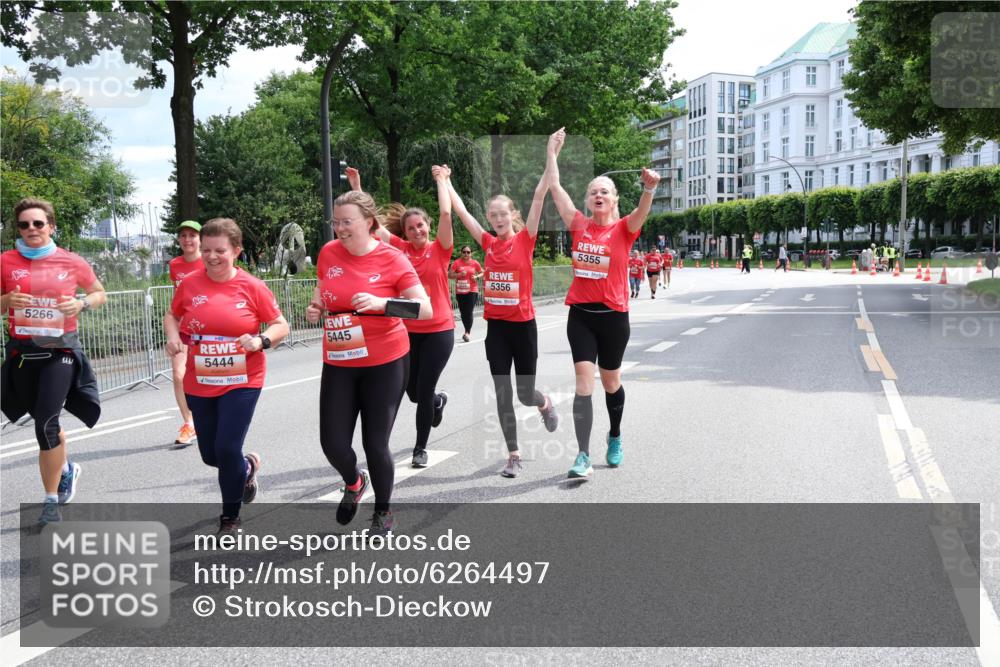 08.06.2024 - REWE Women's Run Strokosch-Dieckow http://msf.ph/oto/6264497 09.06.2024 11:02:37 Laufen 5266, 5444, 5445, 5355, 5356 meine-sportfotos.de