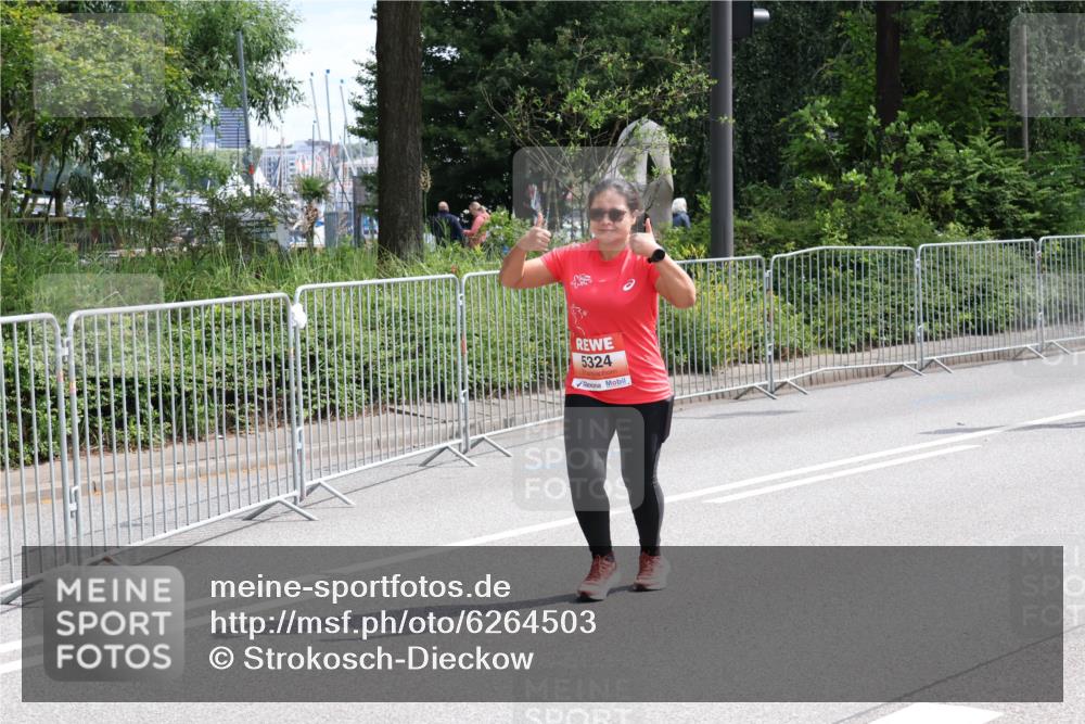 08.06.2024 - REWE Women's Run Strokosch-Dieckow http://msf.ph/oto/6264503 09.06.2024 11:02:40 Laufen 5324 meine-sportfotos.de