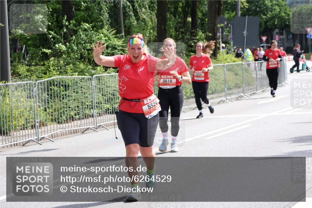 08.06.2024 - REWE Women's Run Strokosch-Dieckow http://msf.ph/oto/6264529 09.06.2024 11:03:06 Laufen 5524, 5618, 5239 meine-sportfotos.de