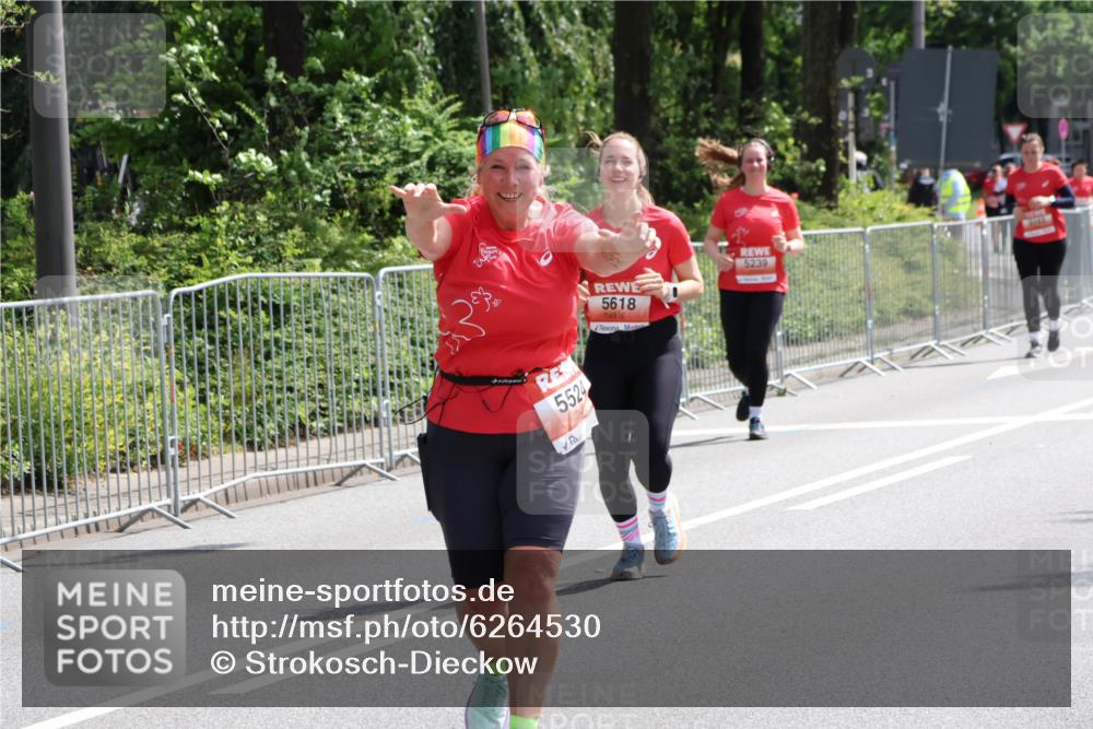 08.06.2024 - REWE Women's Run Strokosch-Dieckow http://msf.ph/oto/6264530 09.06.2024 11:03:06 Laufen 27, 5618, 5524, 5239 meine-sportfotos.de