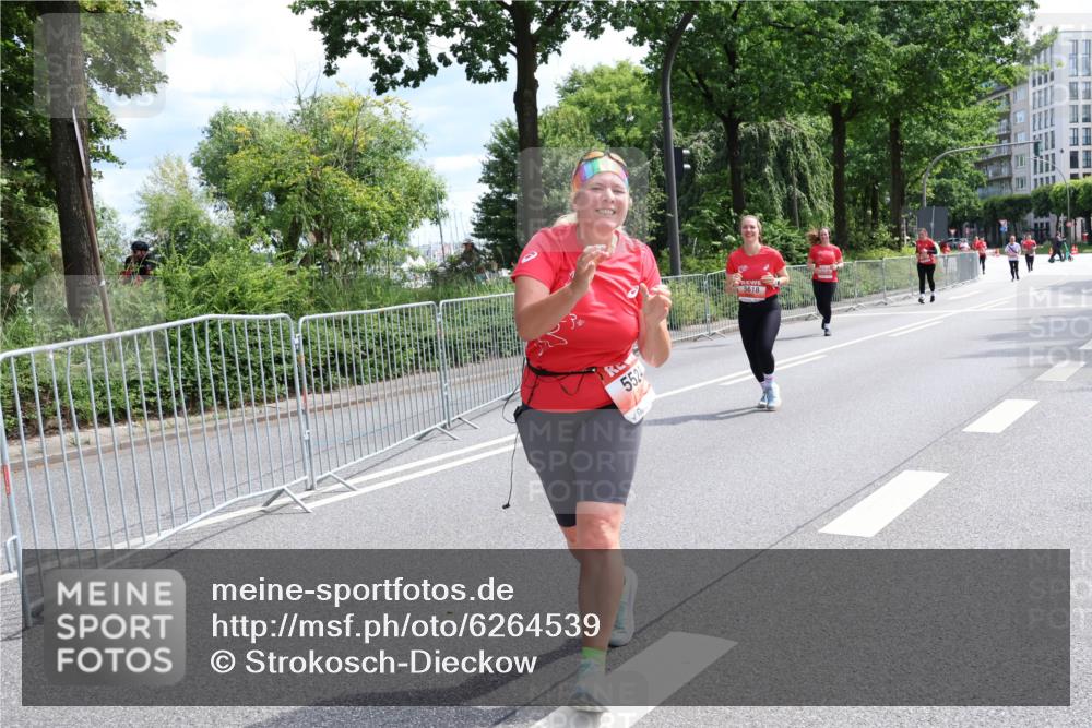 08.06.2024 - REWE Women's Run Strokosch-Dieckow http://msf.ph/oto/6264539 09.06.2024 11:03:09 Laufen 5524, 5618 meine-sportfotos.de