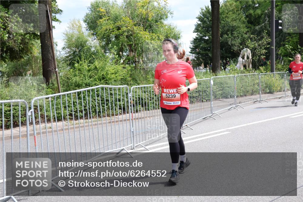 08.06.2024 - REWE Women's Run Strokosch-Dieckow http://msf.ph/oto/6264552 09.06.2024 11:03:15 Laufen 5239, 5143 meine-sportfotos.de