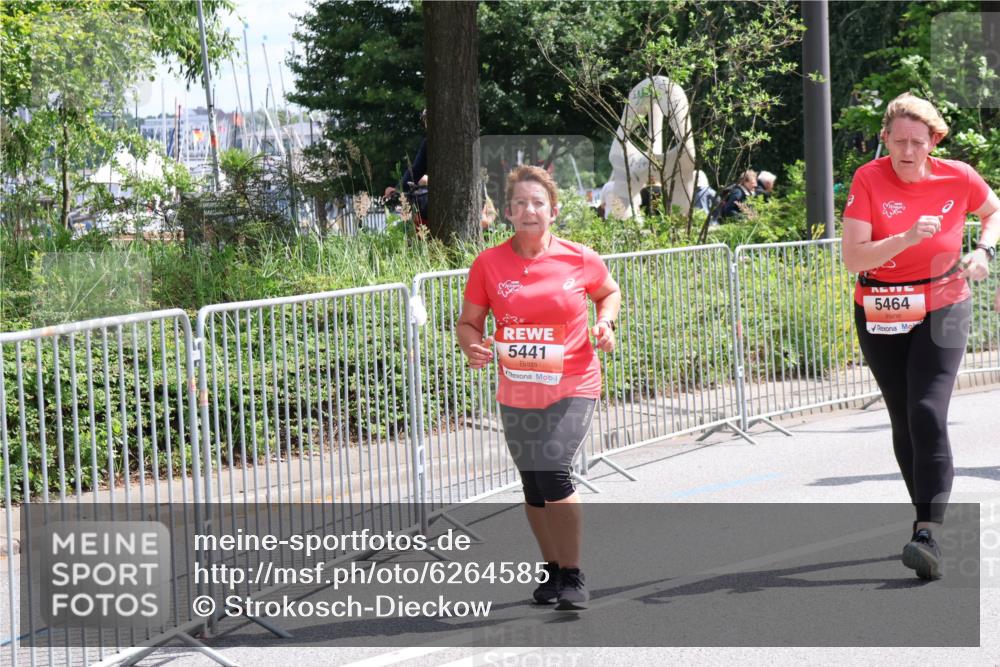 08.06.2024 - REWE Women's Run Strokosch-Dieckow http://msf.ph/oto/6264585 09.06.2024 11:03:43 Laufen 3, 5441, 5464 meine-sportfotos.de