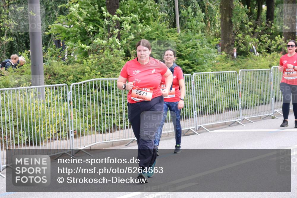 08.06.2024 - REWE Women's Run Strokosch-Dieckow http://msf.ph/oto/6264663 09.06.2024 11:04:38 Laufen 5571, 5411 meine-sportfotos.de