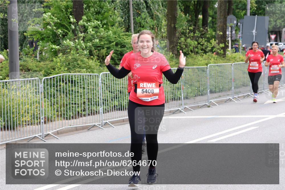 08.06.2024 - REWE Women's Run Strokosch-Dieckow http://msf.ph/oto/6264670 09.06.2024 11:04:50 Laufen 5408, 5505, 5507 meine-sportfotos.de