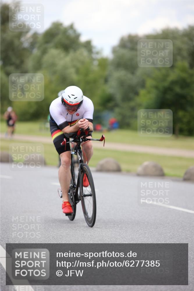 16.06.2024 - 26. Vierlanden-Triathlon Jannik Wohlers http://msf.ph/oto/6277385 16.06.2024 13:05:06 Radfahren 728, 781, 852 meine-sportfotos.de